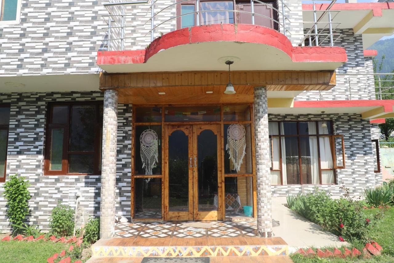 Indian Backpackers Hostel Manāli Екстериор снимка