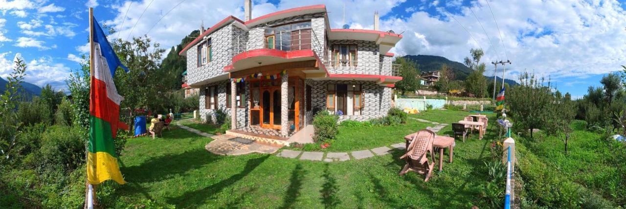 Indian Backpackers Hostel Manāli Екстериор снимка