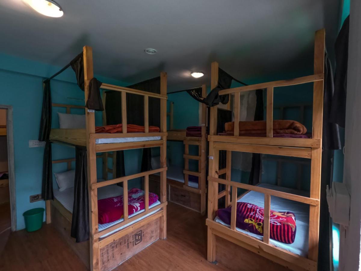 Indian Backpackers Hostel Manāli Екстериор снимка