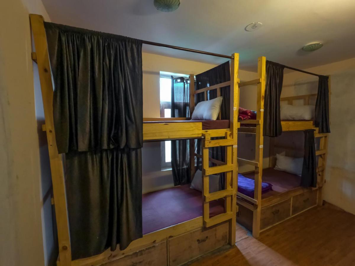 Indian Backpackers Hostel Manāli Екстериор снимка