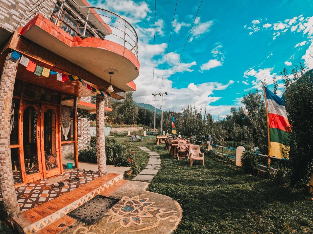 Indian Backpackers Hostel Manāli Екстериор снимка