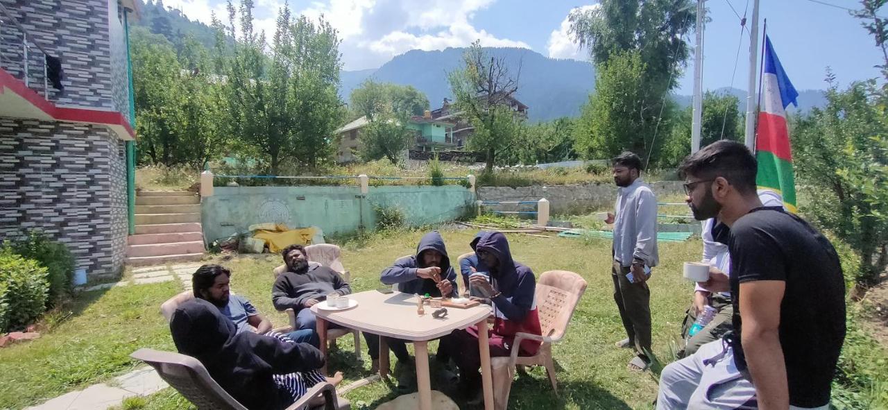 Indian Backpackers Hostel Manāli Екстериор снимка