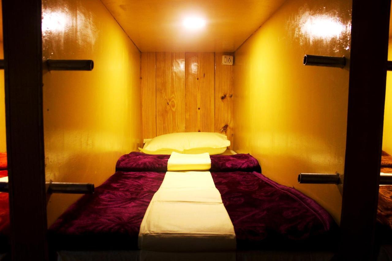Indian Backpackers Hostel Manāli Екстериор снимка